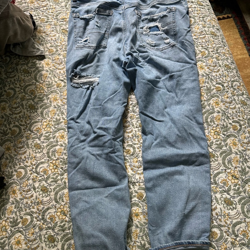 American Eagle Outfitters Light Blue Distressed Boyfriend Jeans - Picture 3 of 7